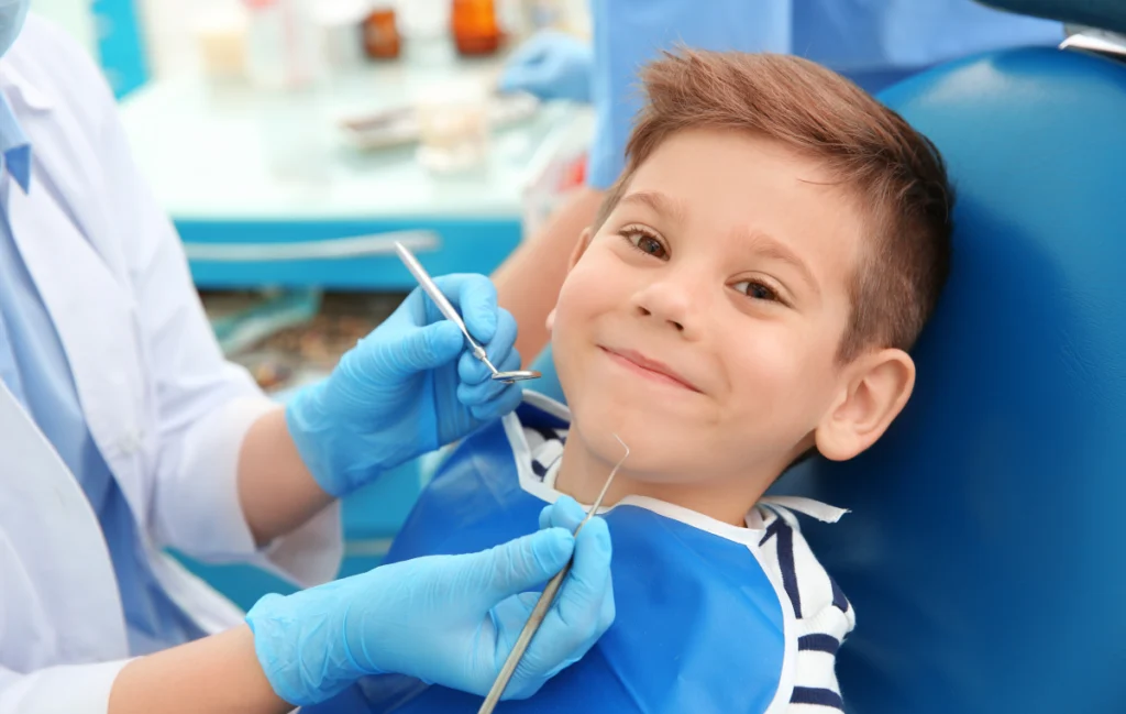 orthodontiste la roche sur yon experience À quel âge consulter un orthodontiste ? Orthodontistes à La Roche-sur-Yon | Cabinet 7SMILE